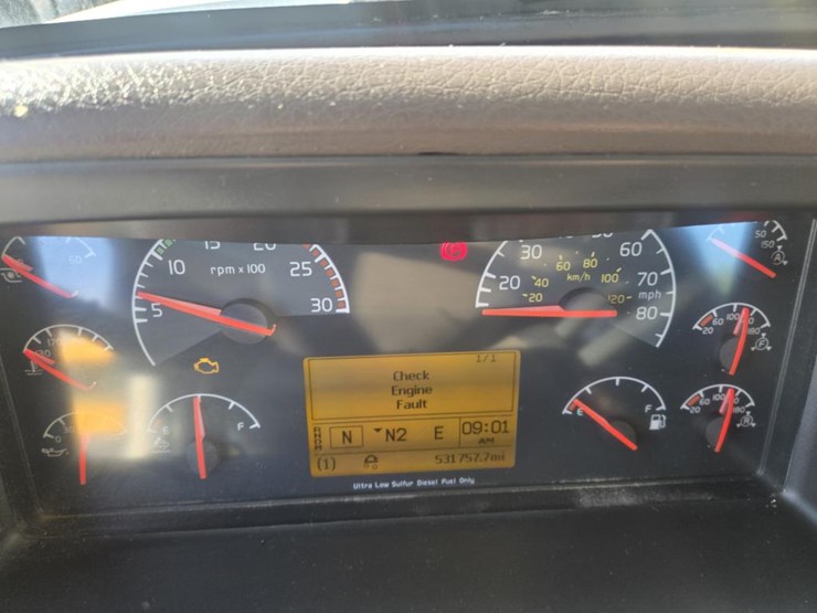 2016-volvo-10-image-51