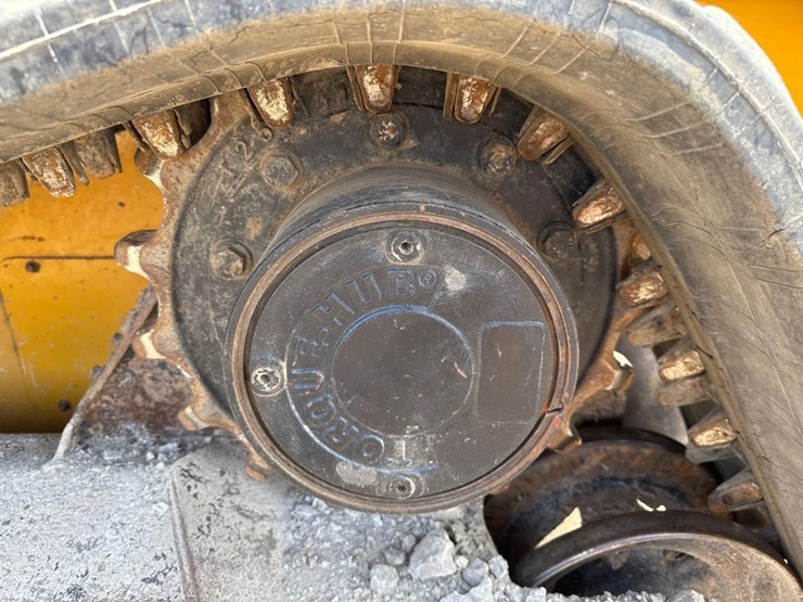 2012-deere-333d-image-11