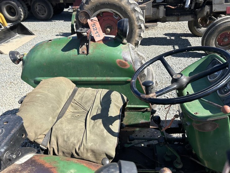 #5217-•-oliver-tractor-w/-loader-image-48