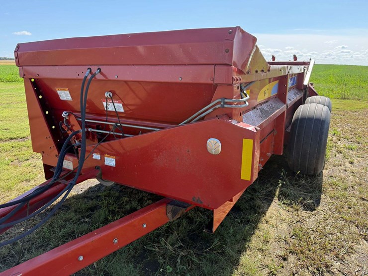 new-holland-195-image-3