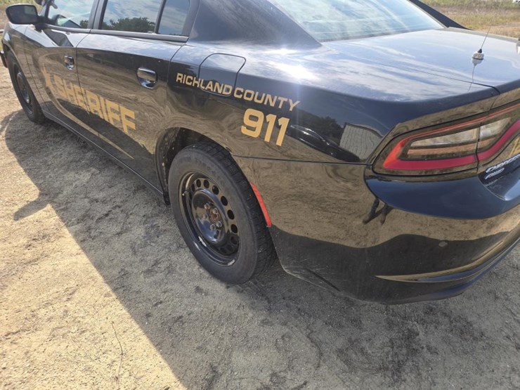 #1235-•-2019-dodge-charger-awd-car-image-8