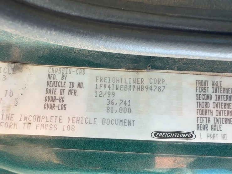 2000-freightliner-fl112-image-28