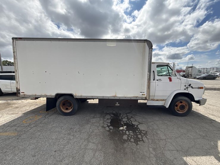 1996-gmc-3500-image-6