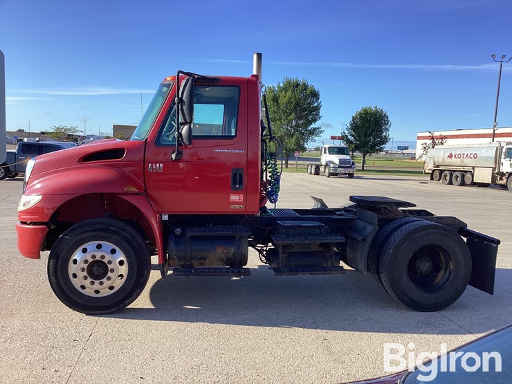 2007-international-durastar-4400-image-8