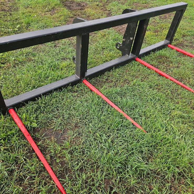 M&J Oldenburg MFG JRB 416 Mount Double Bale Spear
