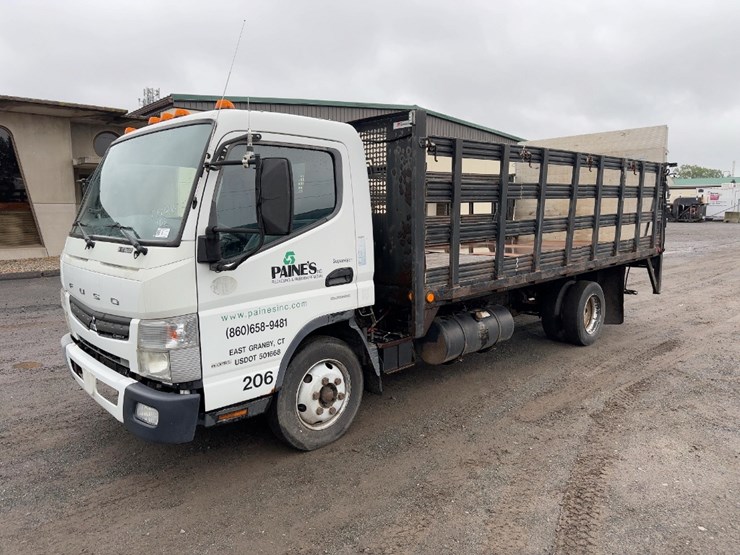 2014-mitsubishi-fuso-fe160-image-1