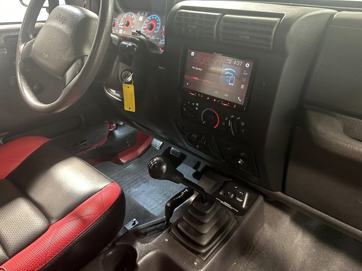 1999-jeep-wrangler-sport-image-41