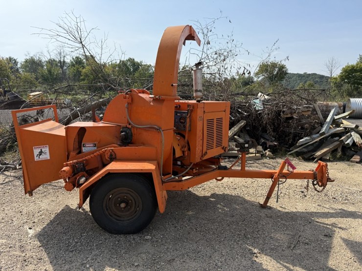 #1233-•-towable-wood-chipper-image-6