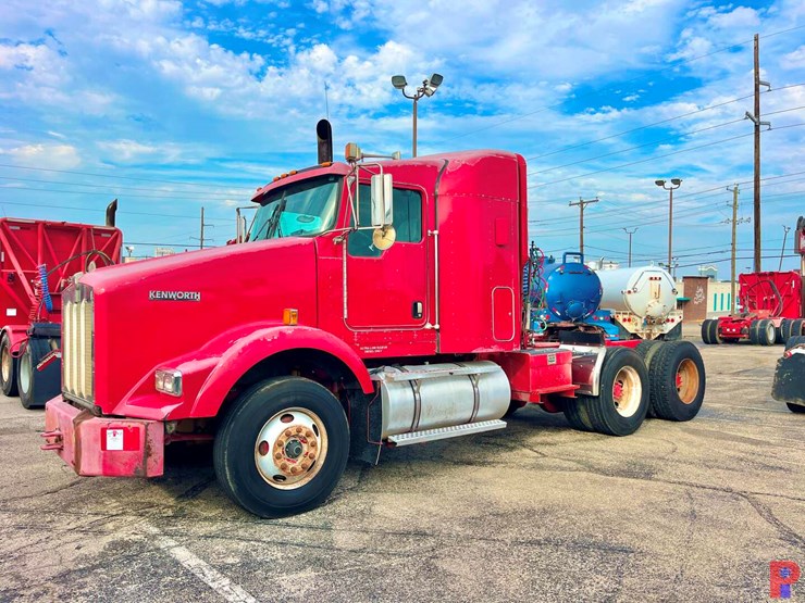 2008-kenworth-t800-image-1