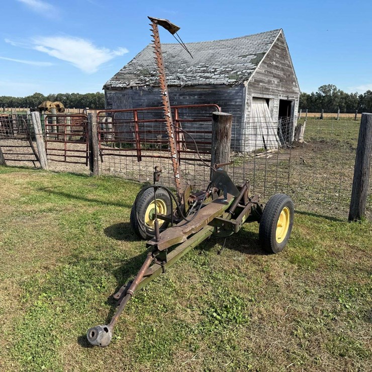 John Deere No. 11 Sickle Mower, 9’ Bar, With Cylinder, *Needs a New Pitman*, Rivet Sections. This It