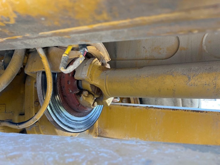 2005-caterpillar-740-image-15