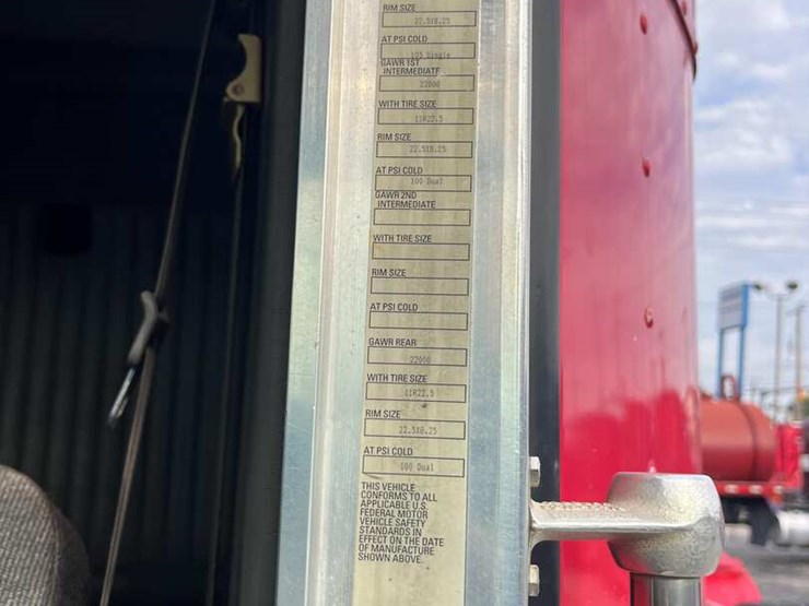 2008-kenworth-t800-image-13