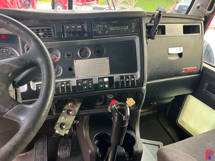 2009-kenworth-t800-image-9