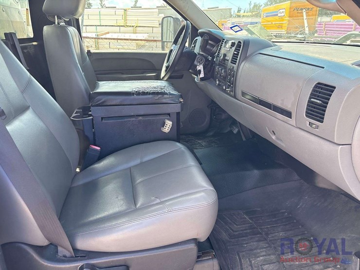 2012-chevrolet-silverado-2500hd-image-25