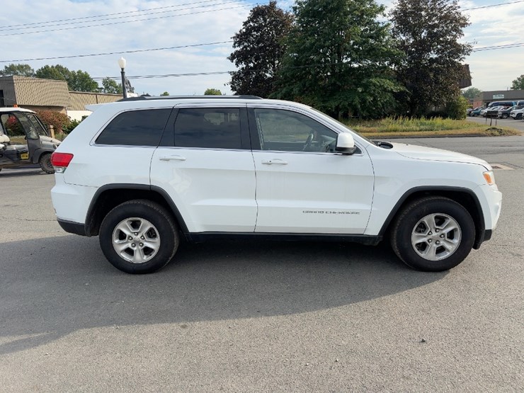 2015-jeep-grand-cherokee-laredo-image-6