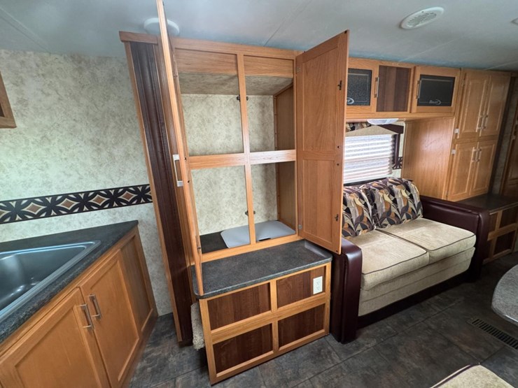 #2285-•-2010-keystone-bullet-250rks-camper-image-29