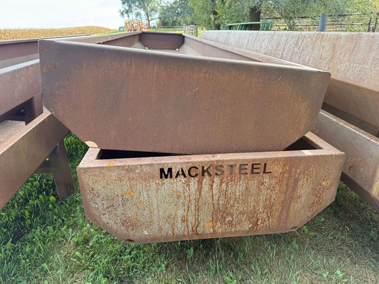 (2)-macksteel-feed-bunks,-22’-long,-43”-wide,-29”-tall,-15”-deep-image-5
