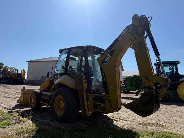 2014-caterpillar-420f-image-7