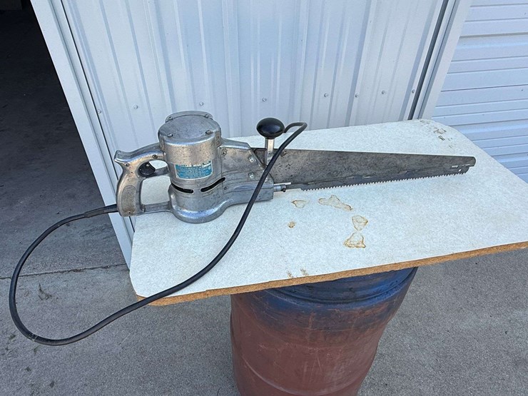 electric-wellsaw-model-404-meat-cutting-saw.-this-item-is-located-in-south-dakota,-therefore-south-d-image-1