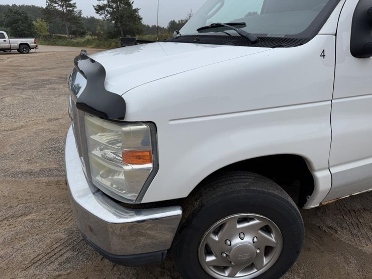 2011-ford-cargo-image-13