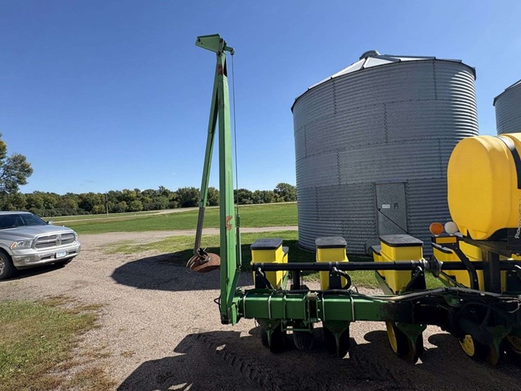 john-deere-7200-image-39