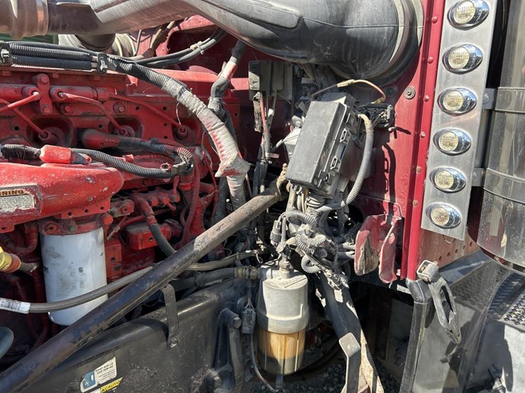 2012-peterbilt-389-image-49