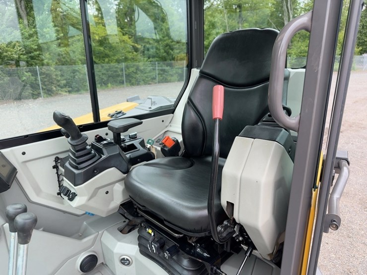 2021-volvo-ecr50f-mini-excavator-image-30