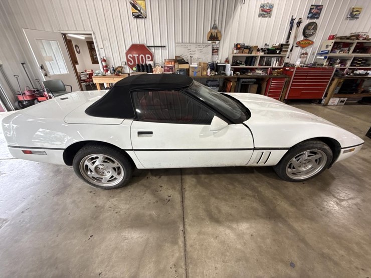 #1399-•-1990-chevrolet-corvette-convertible-car-image-6