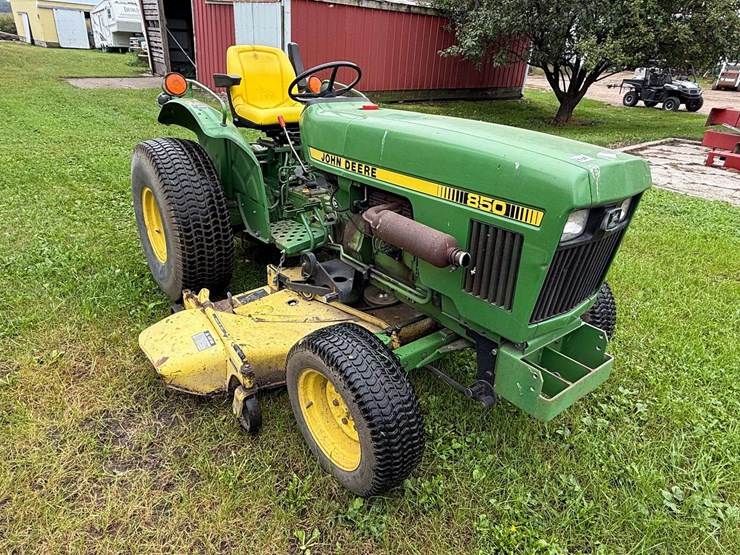 john-deere-850-image-4