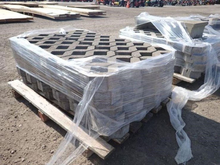 qty-of-(8)-skids-of-turfstone-pavers-&-decor-stone-image-19