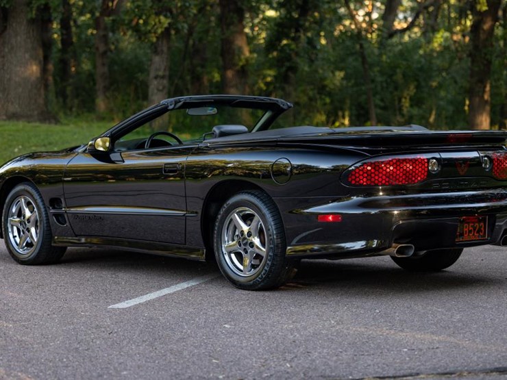 #2284-•-2002-pontiac-firebird-trans-am-convertible-image-2