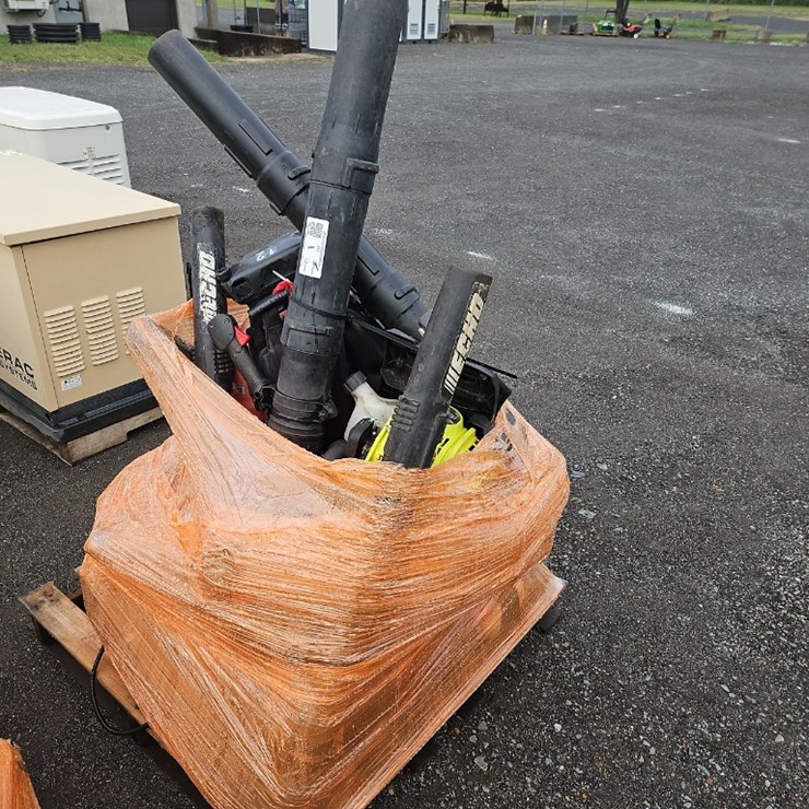 QUANTITY OF BACKPACK BLOWERS