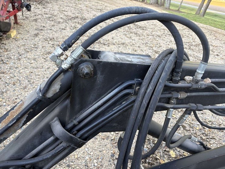 loader,-off-of-ih-656,-ih-mounting-brackets,-84”-bucket-image-10