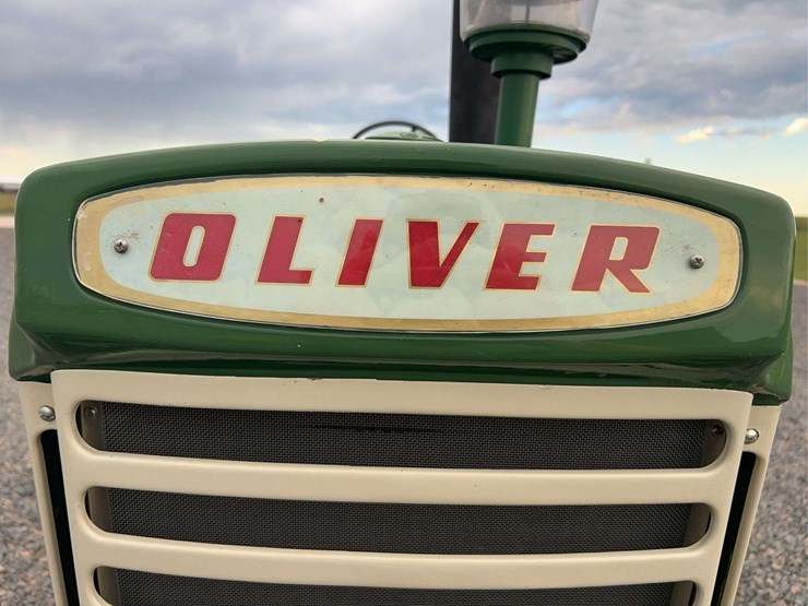1958-oliver-770-image-10