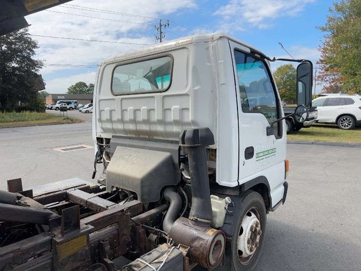 2003-isuzu-npr-image-16