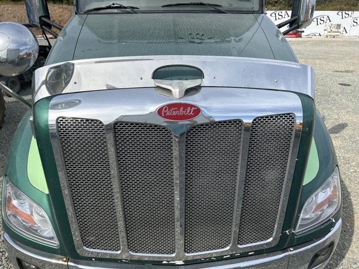 2015-peterbilt-579-image-13
