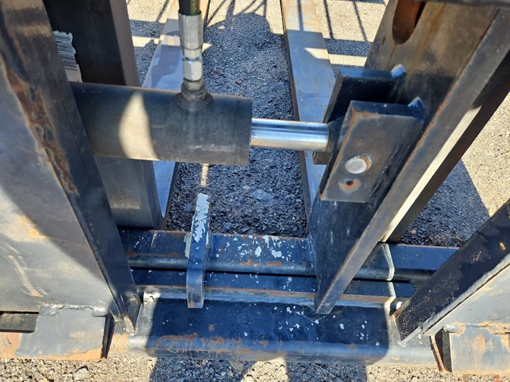 60"-hydraulic-side-shift-forks-image-7