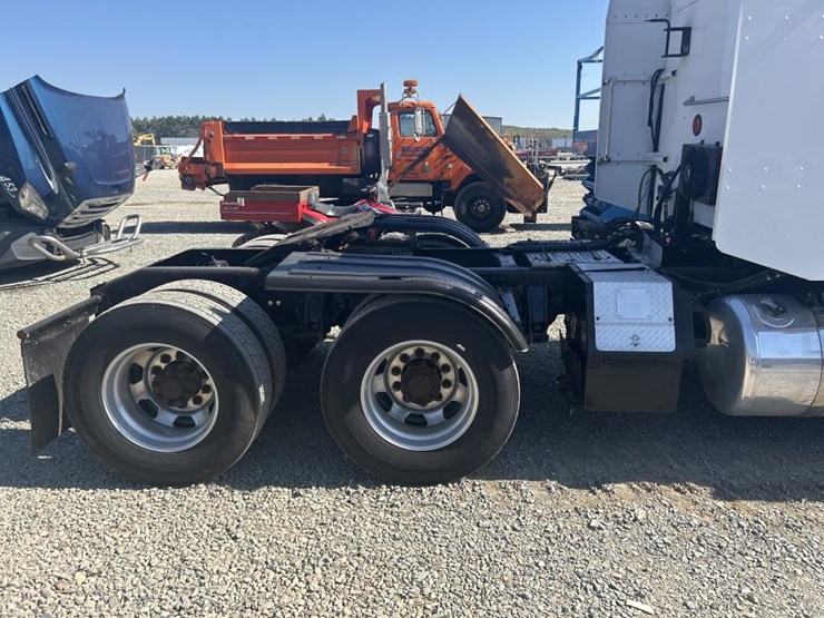 2007-peterbilt-386-image-21