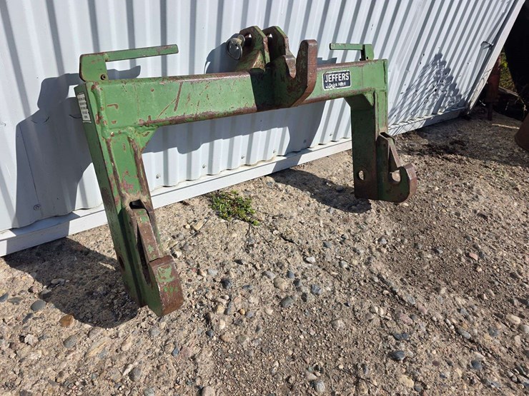 jeffers-3pt-quick-hitch,-36.5”-outside-to-outside-*seller-is-going-south,-item-needs-to-be-removed-b-image-1