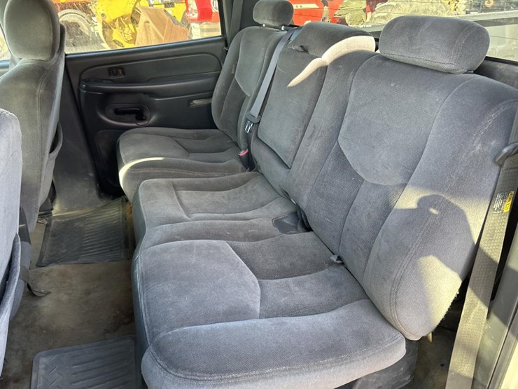 2005-gmc-2500-image-44