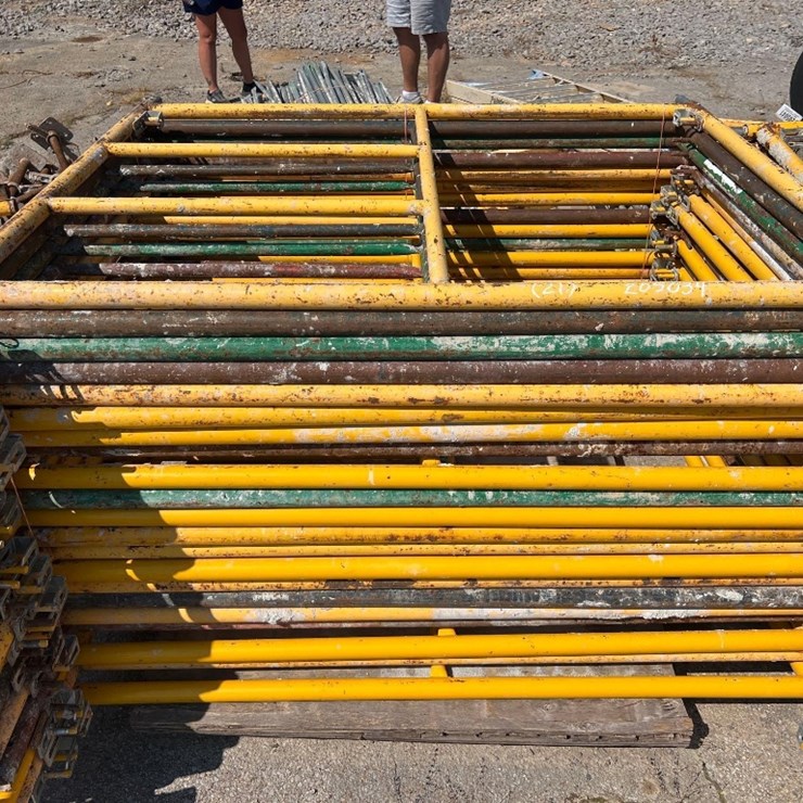 PALLET OF SCAFFOLDING (APPROX. 21 PC)