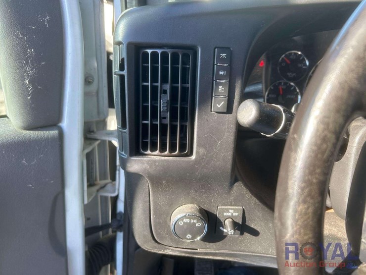 2019-chevrolet-express-2500-image-18