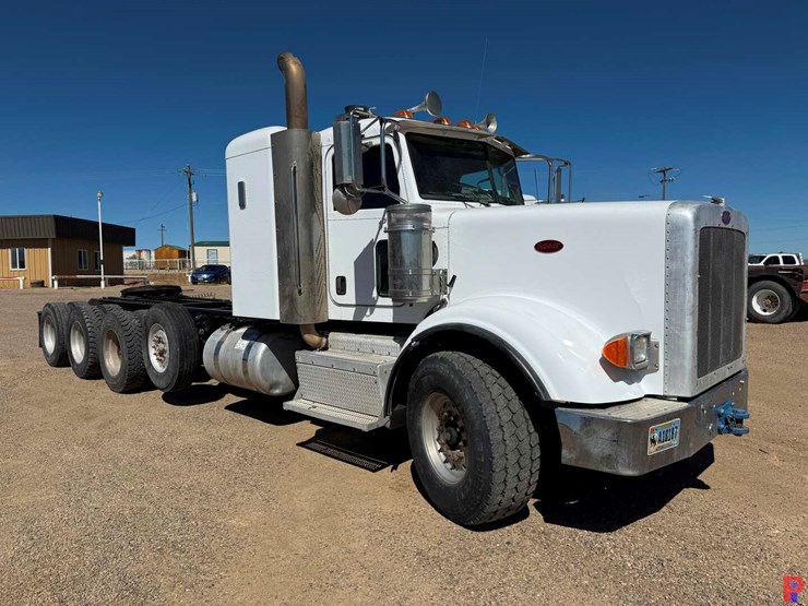 2012-peterbilt-367-image-1