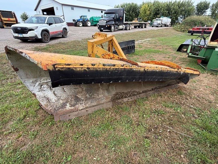 one-way-snow-plow,-approx-10’-wide-image-3