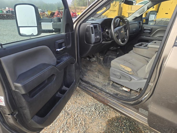 2015-chevrolet-2500-image-32