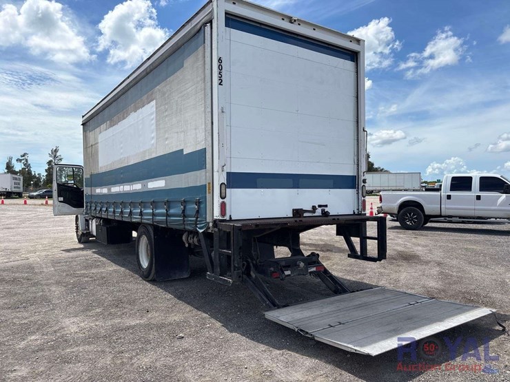 2017-hino-268-image-5