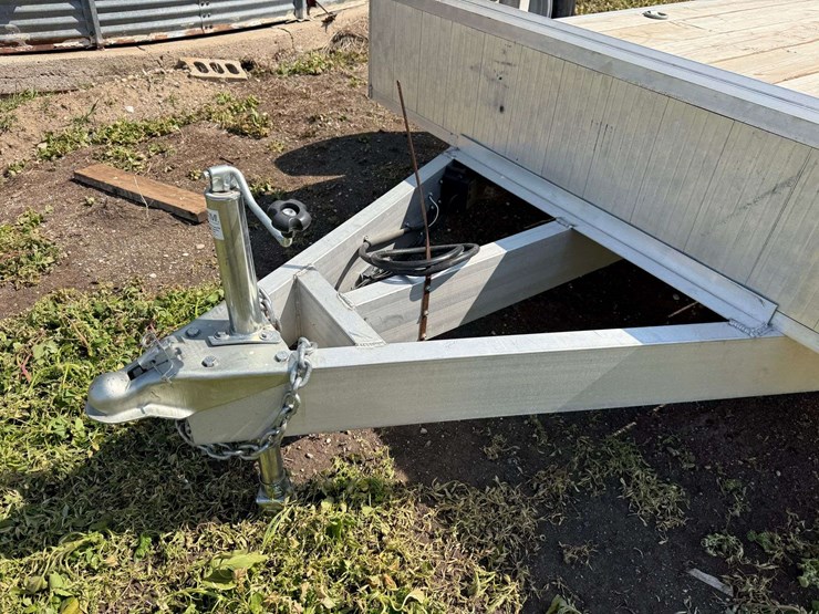 2023-wolverine-26'-aluminum-trailer,-(2)-7,000lb-axles,-(2)-7,000lb-ramps,-wood-floor,-235/80r16-tir-image-24