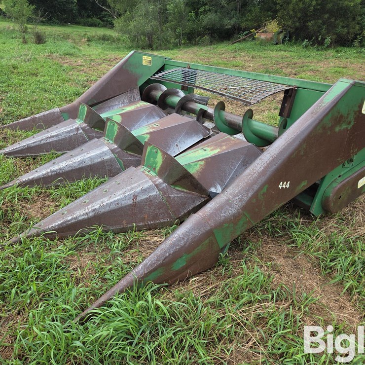 JOHN DEERE 444