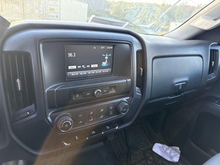 2019-chevrolet-1500-image-24