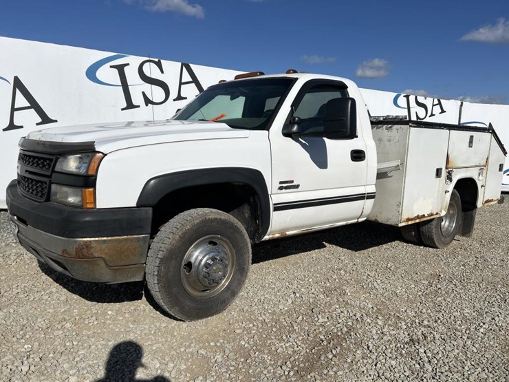 2005-chevrolet-3500-image-1